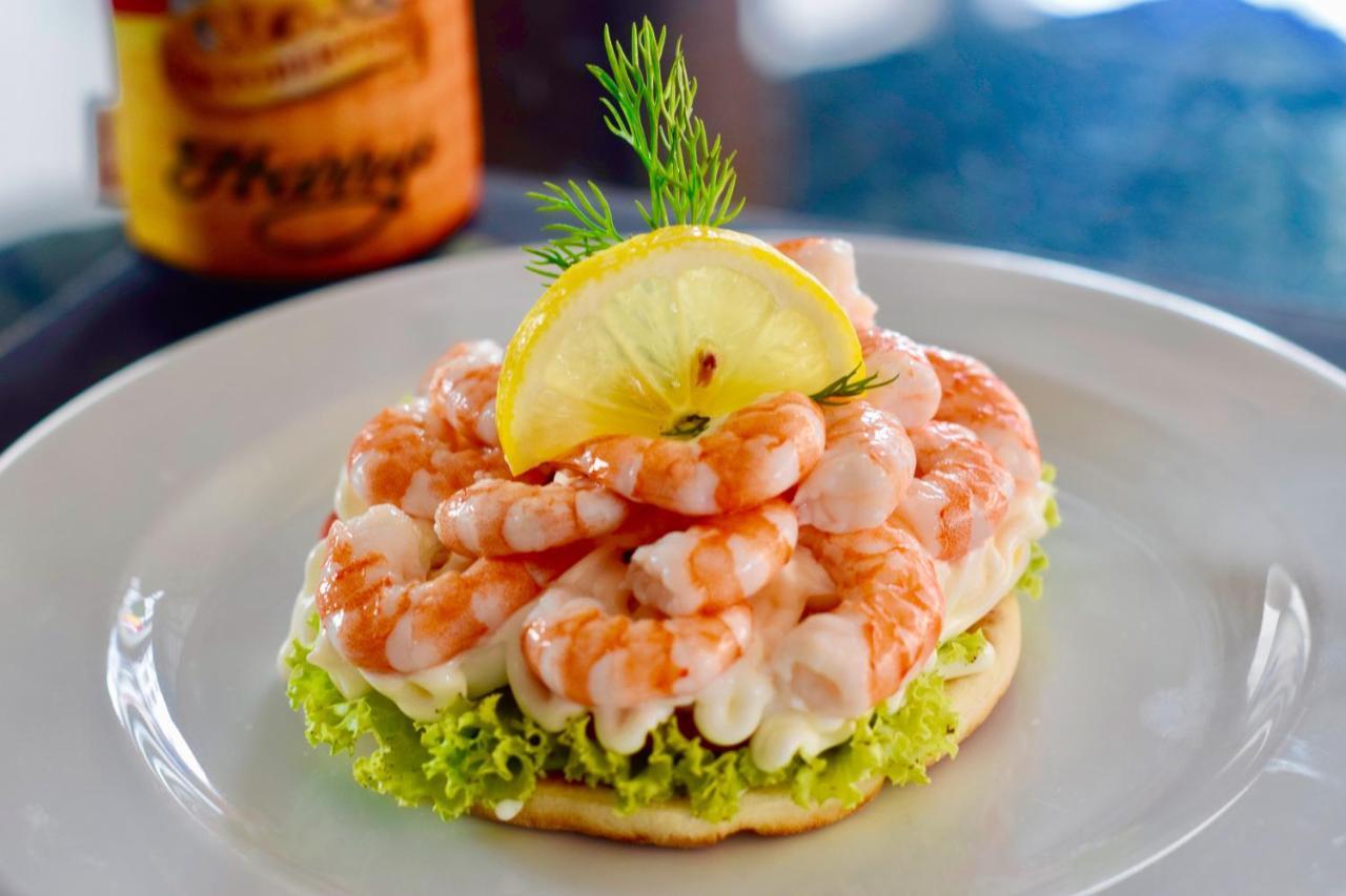 Harrys Hotel Bar & Restaurant Pattaya Bagian luar foto